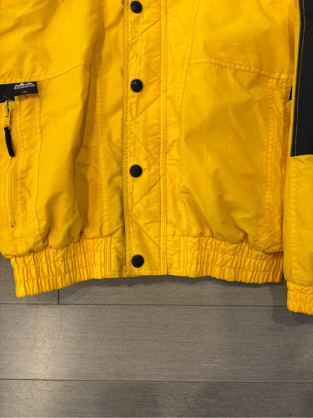 Vintage 90s - Men's Yellow and Black Insulated Bomber Jacket - Picture 12 of 14